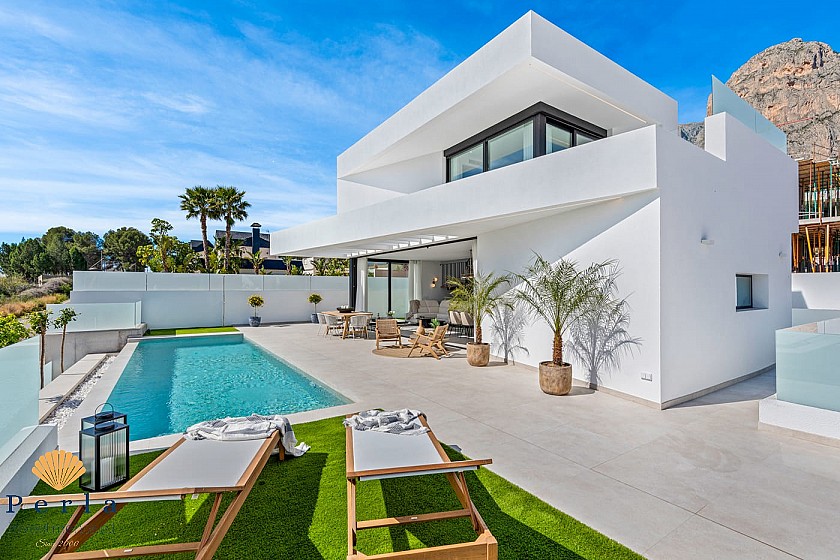 Chalet de alta calidad en Polop, una propiedad de ensueño! - Perla Investments