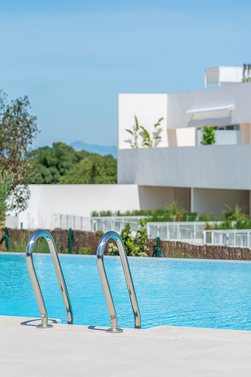 Moderno bungalow con solarium y vistas impresionantes