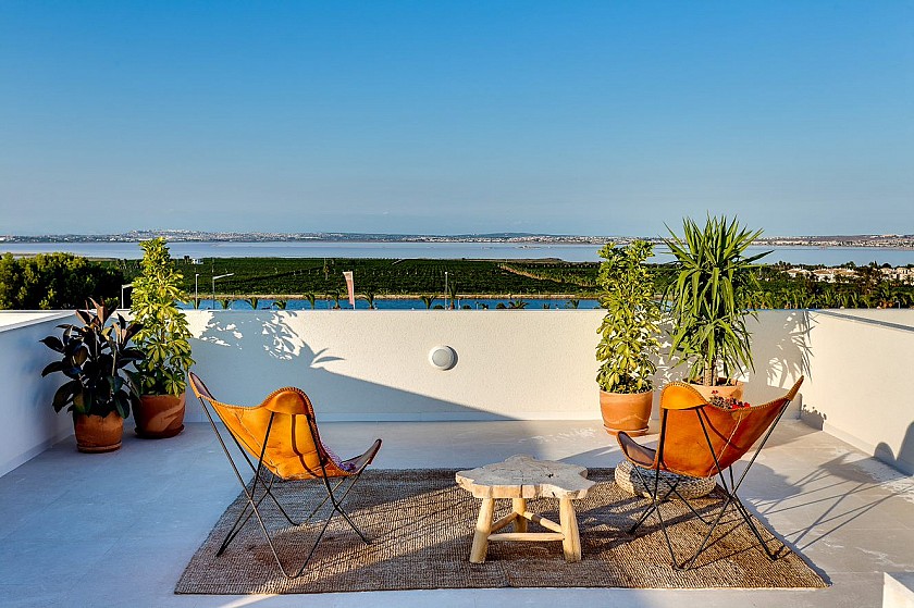 Moderno bungalow con jardín y solarium vistas impresionantes - Perla Investments