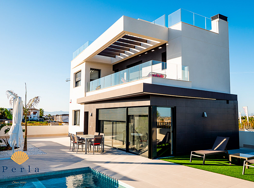 Spectacular Villa in La Finca Golf - Perla Investments
