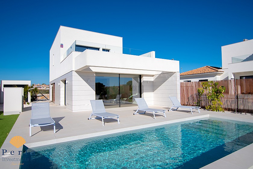 HIgh quality Villa in Los Montesinos - Perla Investments