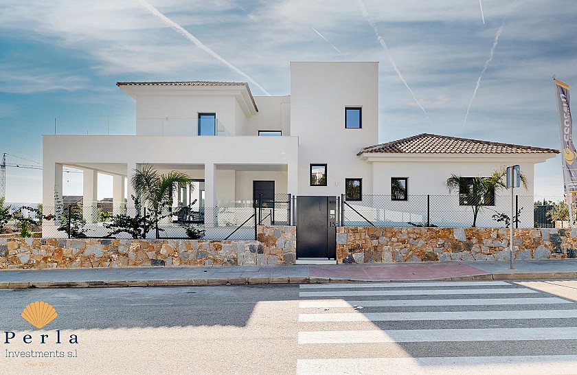 Large luxury Villa in Los Montesinos - Perla Investments