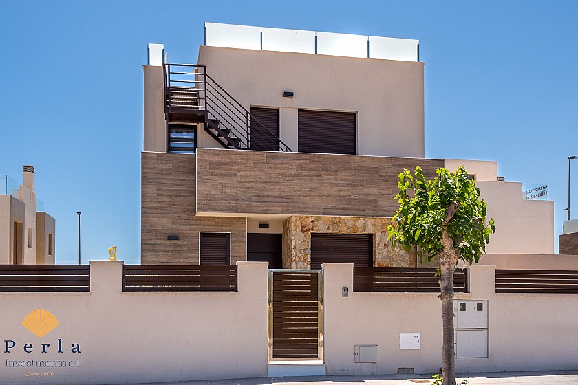Modern Villa in Horadada - Perla Investments
