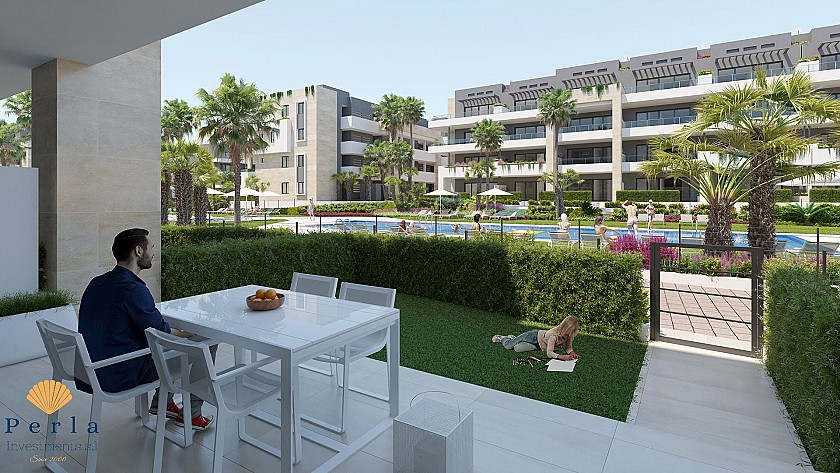 Apartamento de 2 habitaciones con jardín en Playa Flamenca 
