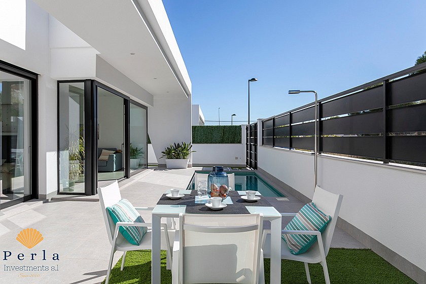 Fantastic villa in green area - Pilar de Horadada  - Perla Investments