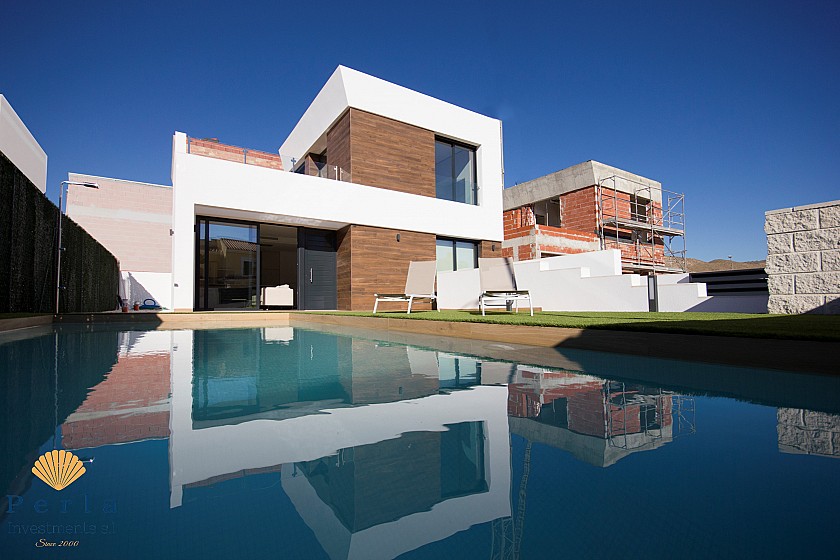 Wonderful villa in El Campello - Perla Investments