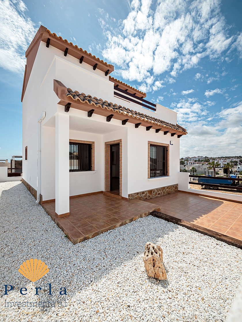 3 bedroom detached villa at a great price - Perla Investments