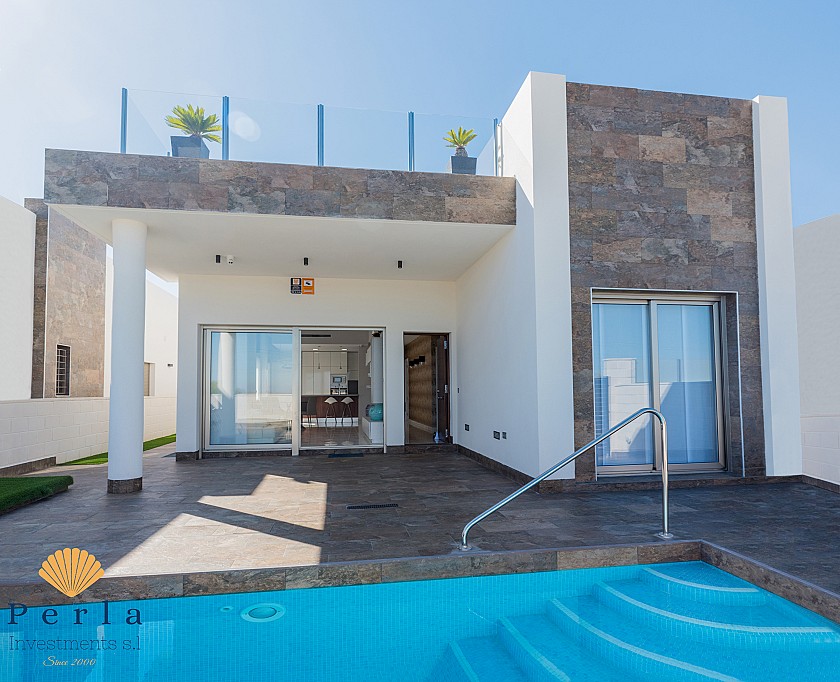 Bright and beautiful villa in Villamartín