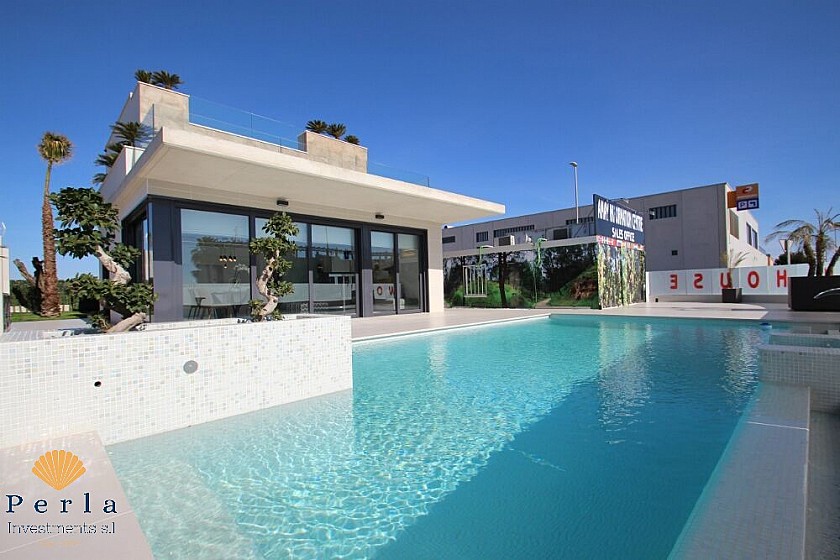 Bright and beautiful villa in Campoamor