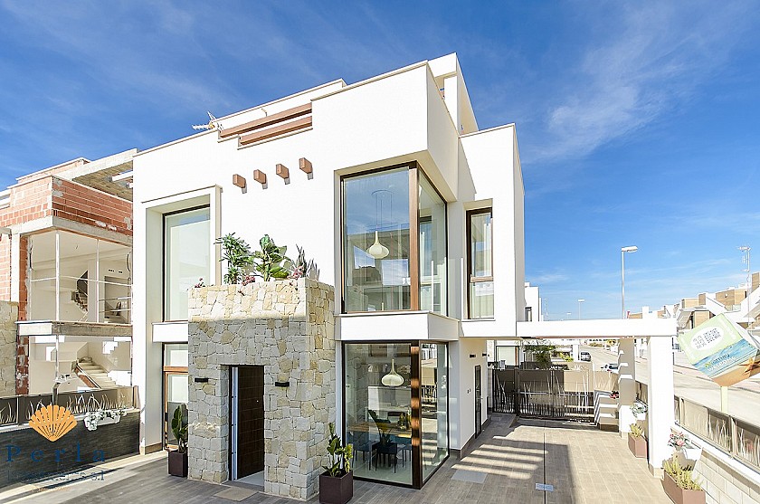 Modern villa in Almería