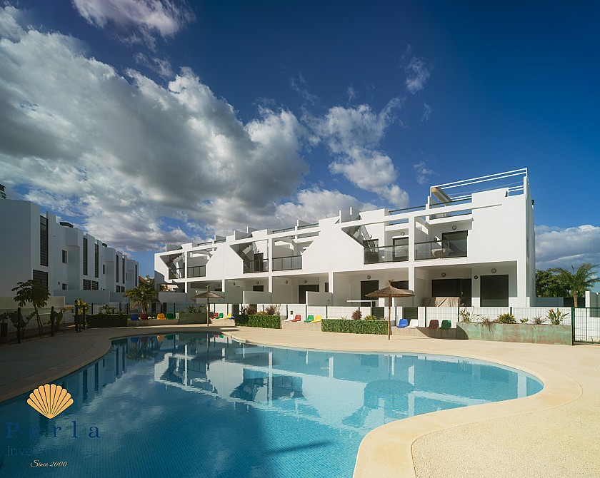 New bungalow with solarium close to beach