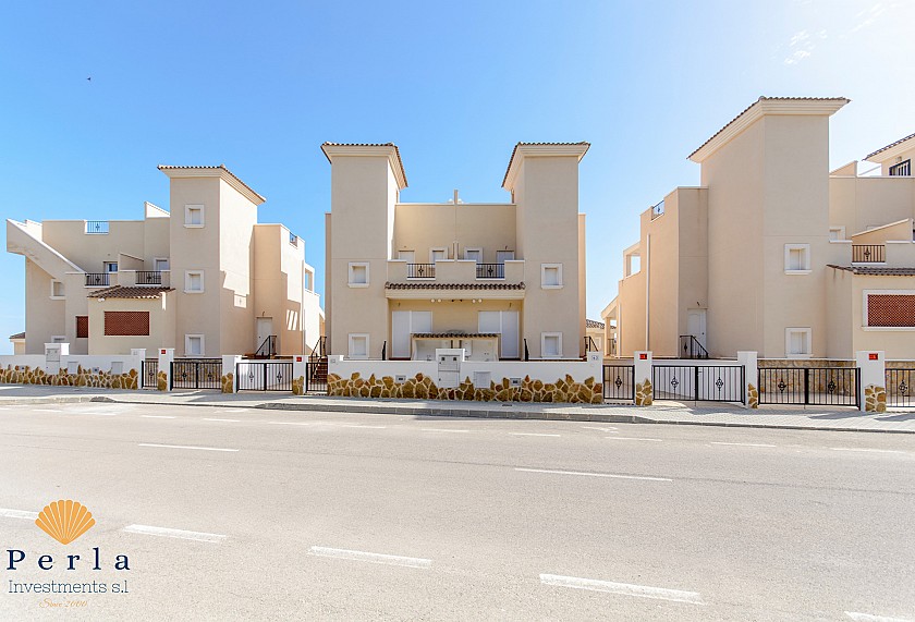 Well located semi-detached villa in San Miguel