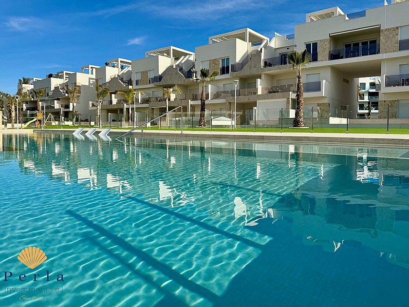 Beautiful 3 bedroom apartment with a private garden