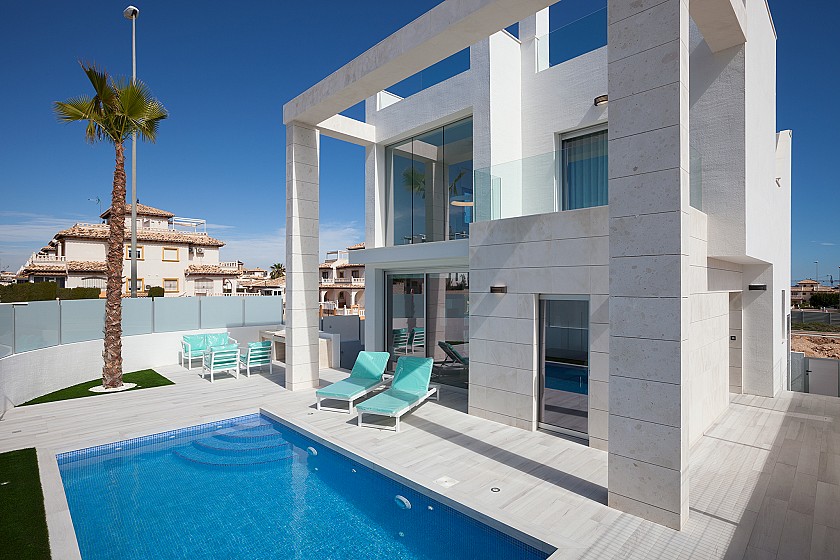 Villa in Lomas de Cabo Roig - Perla Investments