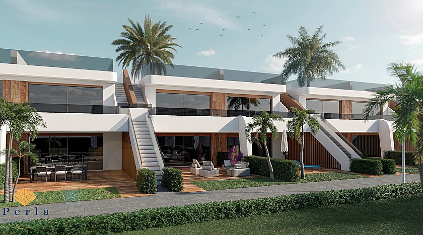 Bungalow with a solarium close to golf