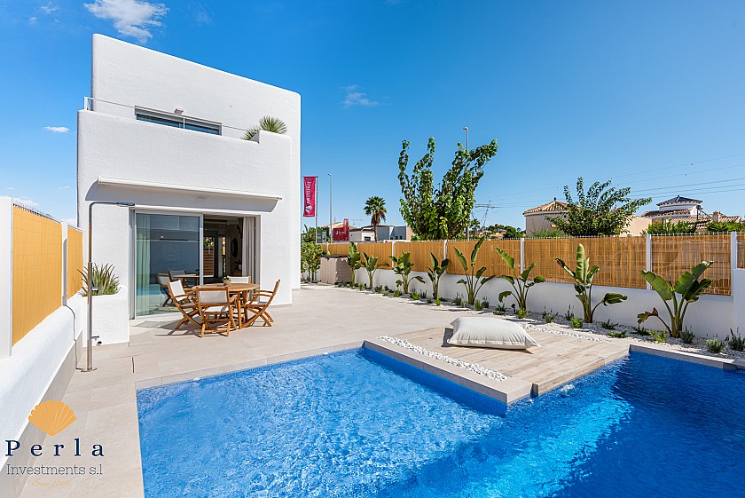 Nuevo chalet estilo Ibiza en Los Alcázares  - Perla Investments