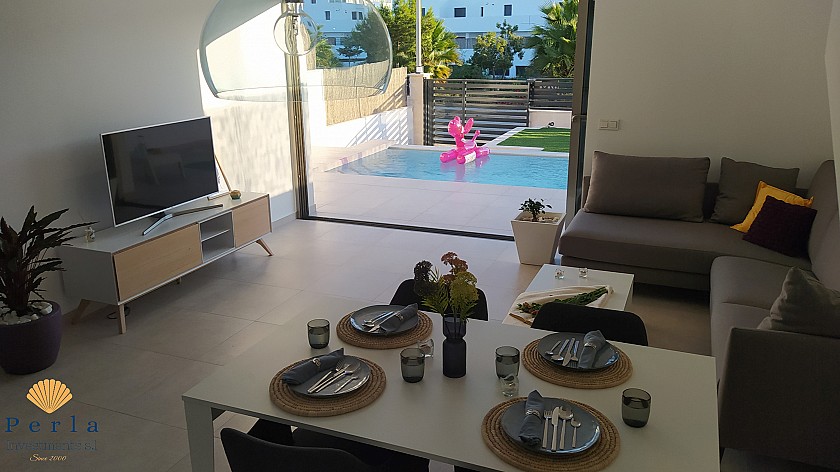 Preciosa villa en Villamartín - Perla Investments
